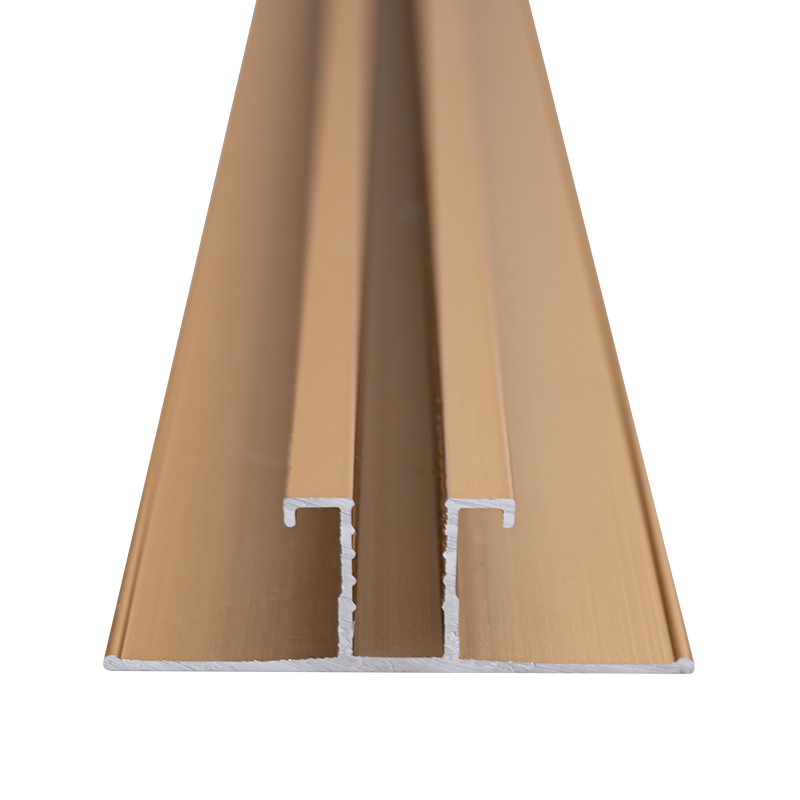 滑らかな表面の均一な色が付いているアルミニウム装飾的なストリップは壁を飾ります